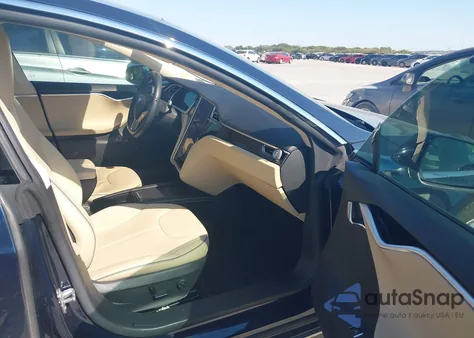 2013 Tesla Model S из США, поврежденный, VIN 5YJSA1CN2DFP20457